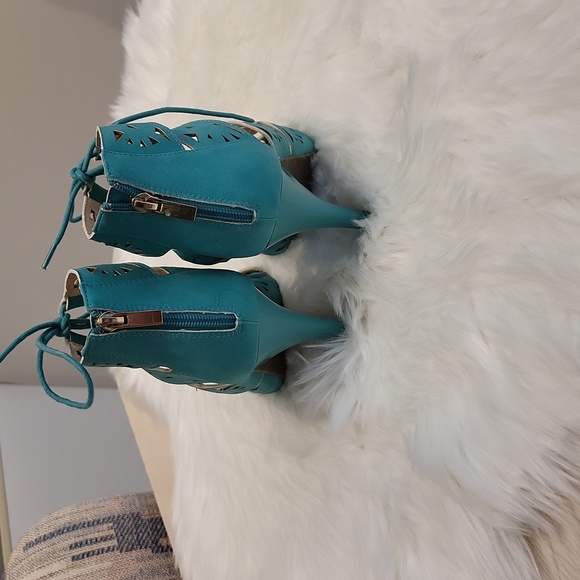 Open toed lace up shoes - Picture 4 of 9